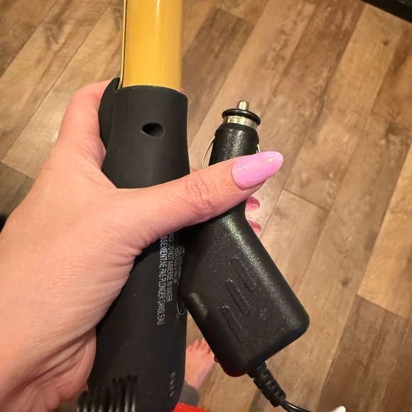 CHI Yellow and Black Curling Iron wireless - Picture 5 of 7